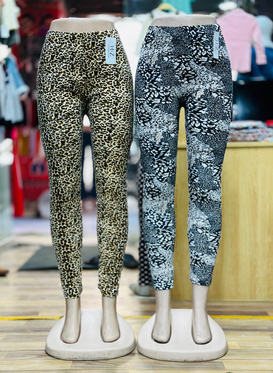 Velvet Printed Tights for Ladies (Pack of Two) Stretchable easily wear. ❤